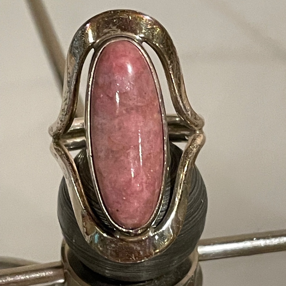 Sterling pink agate ring
